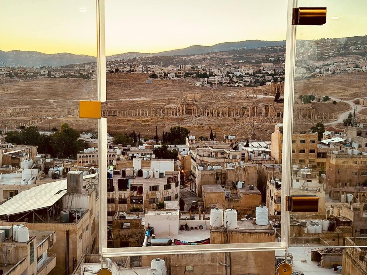 Dream House Hotel Jarash Exterior photo